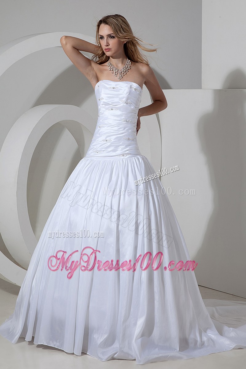 Ruching and Appliques Decorated Dress for Brides with Brush Train For Woman