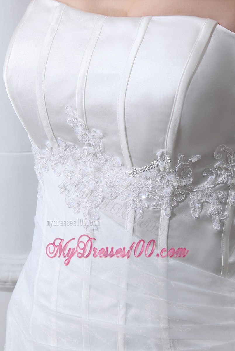 Appliques with Diamonds Decorated Strapless Bridal Gown with Chapel Train