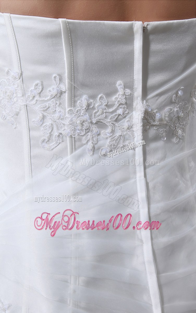 Appliques with Diamonds Decorated Strapless Bridal Gown with Chapel Train