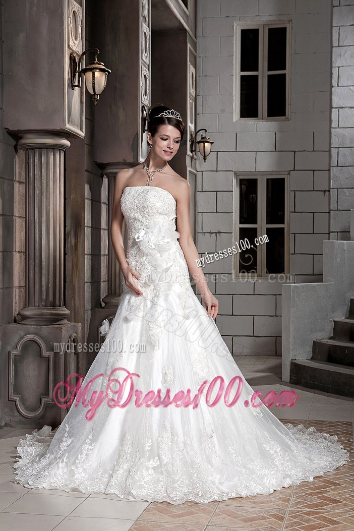 Small Handle Flowers Decorated Court Train Wedding Dress with Lace Hemline