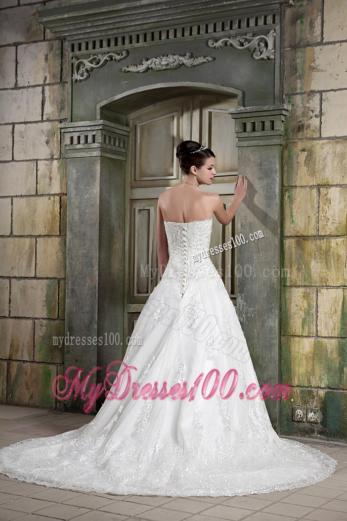 Beading Appliques Decorated Dresses for Brides with Brush Train and Lace Edge