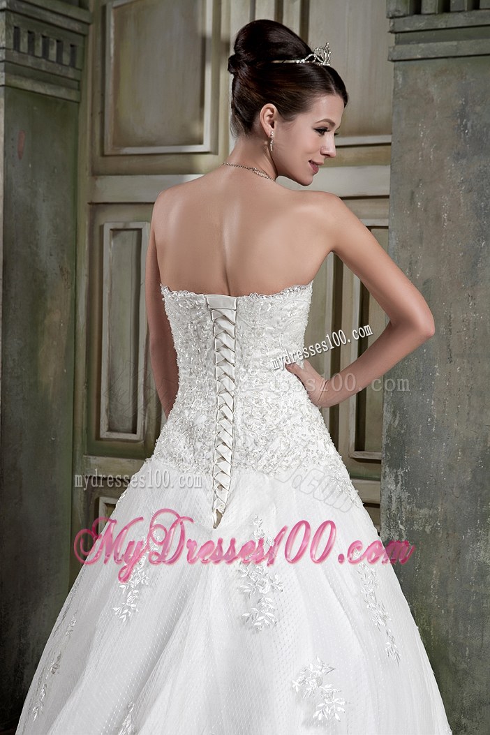 Beading Appliques Decorated Dresses for Brides with Brush Train and Lace Edge