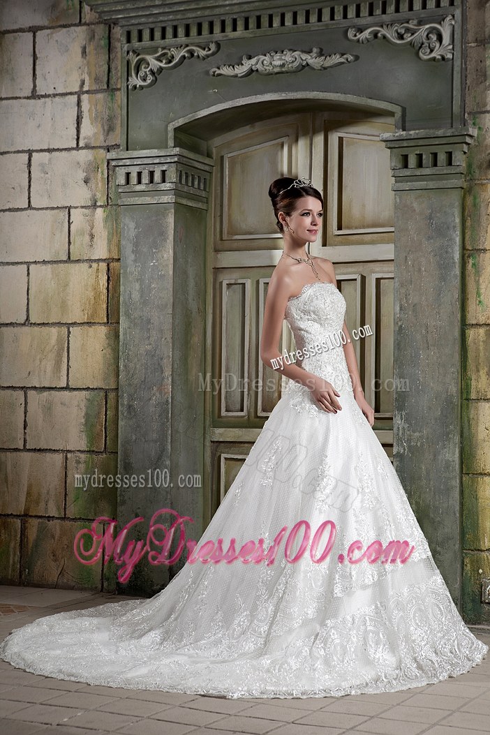 Beading Appliques Decorated Dresses for Brides with Brush Train and Lace Edge
