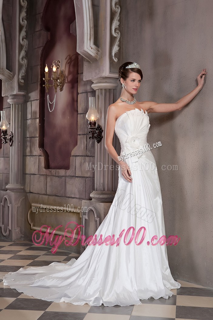 Petal Neckline and Handle Flowers Dresses for Brides with Brush Train