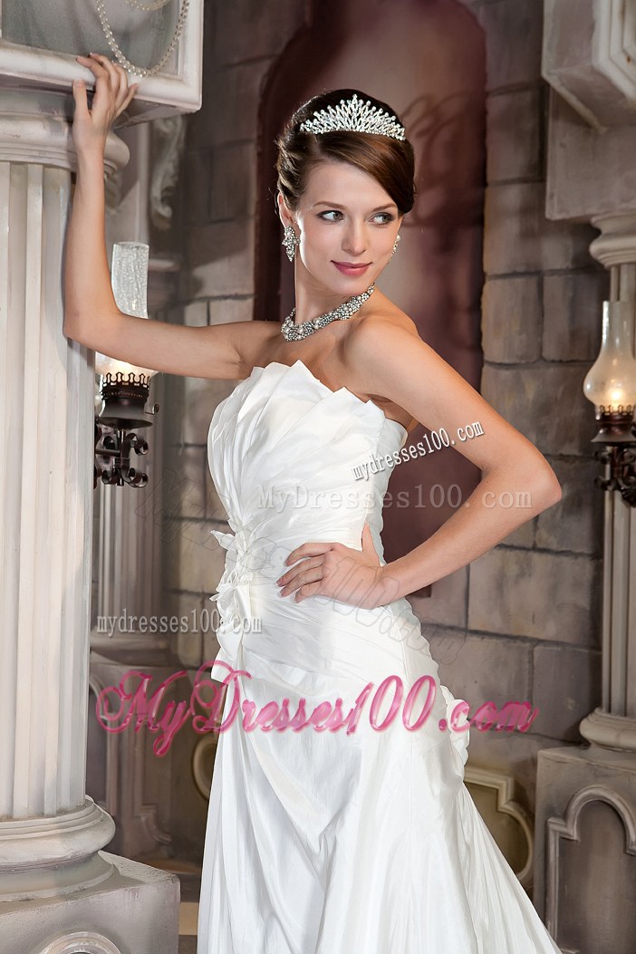 Petal Neckline and Handle Flowers Dresses for Brides with Brush Train