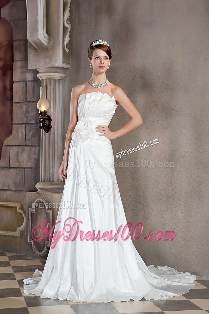 Petal Neckline and Handle Flowers Dresses for Brides with Brush Train