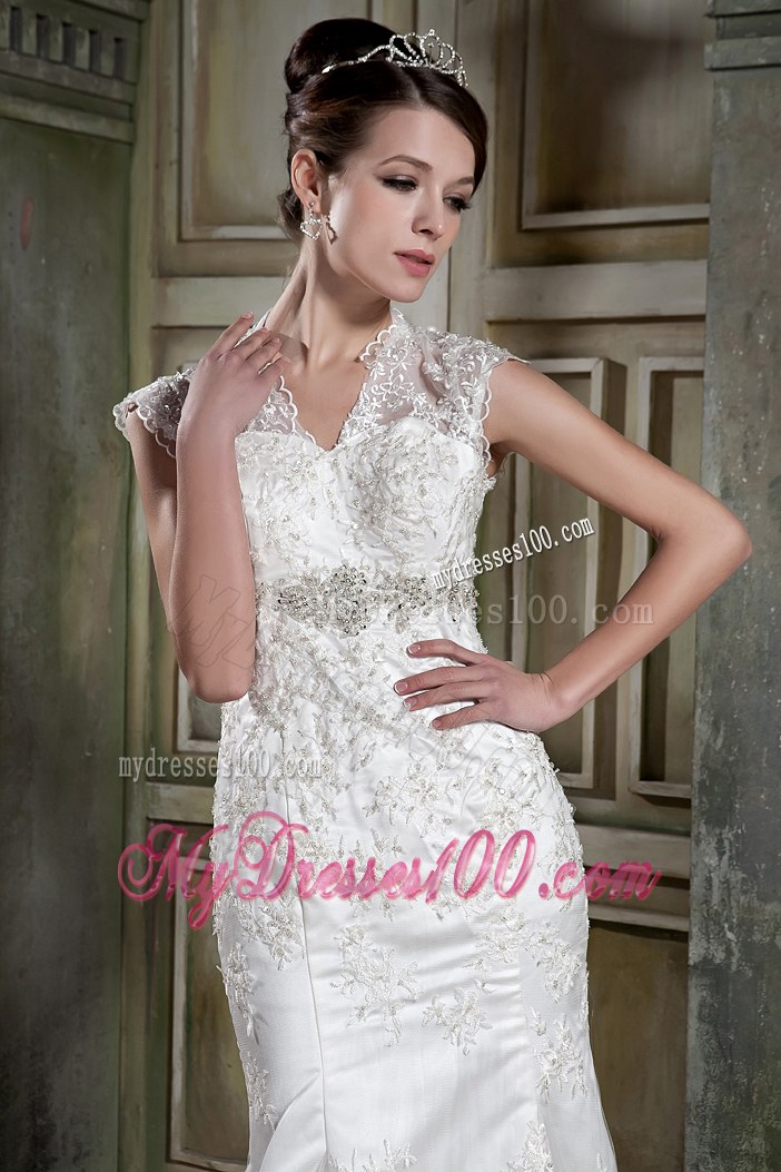 Back Out Dresses for Brides with Diamonds Appliques and Lace Flowers