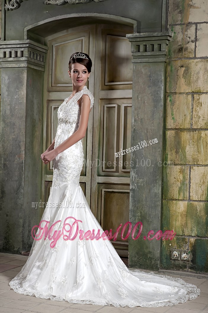 Back Out Dresses for Brides with Diamonds Appliques and Lace Flowers