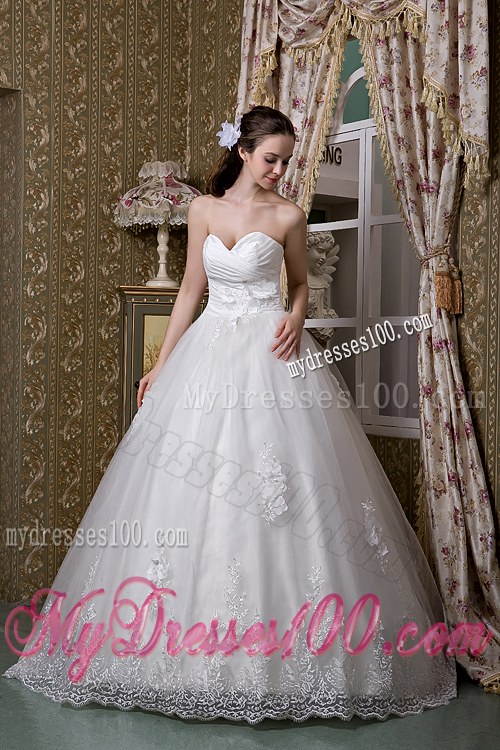 Ruching and Handle Flowers and Appliques Bridal Dresses with Lace Hemline