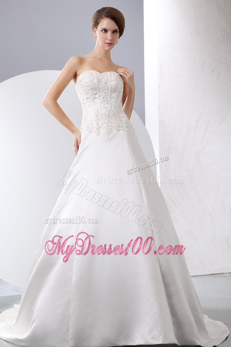 Appliques with Jewelries Decorated Puffy Bridal Gowns with Sweep Train