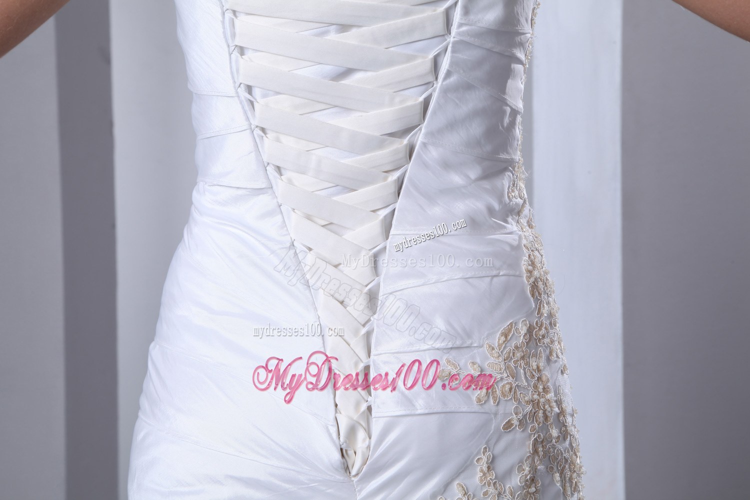 Sweetheart Ruche Fitted White Wedding Dress with Gold Appliques