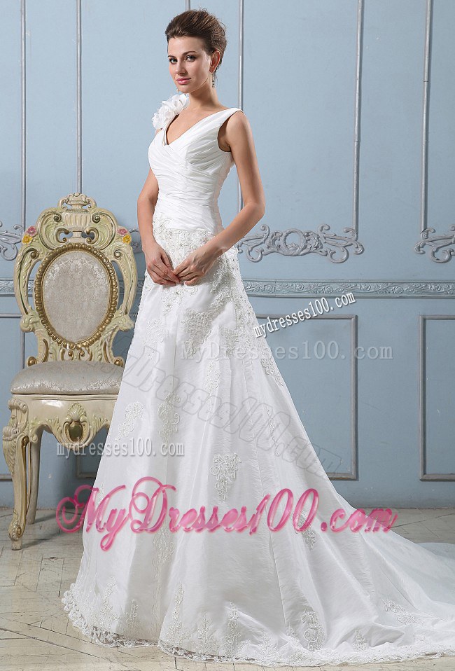 Ruched Bodice and Hand Made Flowers Decorate Straps for V-neck Bridal Gown