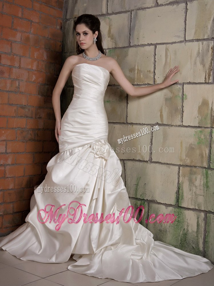 Cream Colored Pick-ups Handmade Flower Bridal Dress Strapless