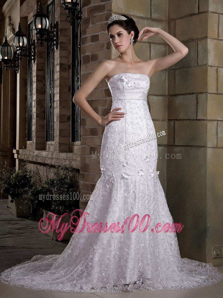 Elegant White Lace Bridal Dress with Floral Decoration Court Train