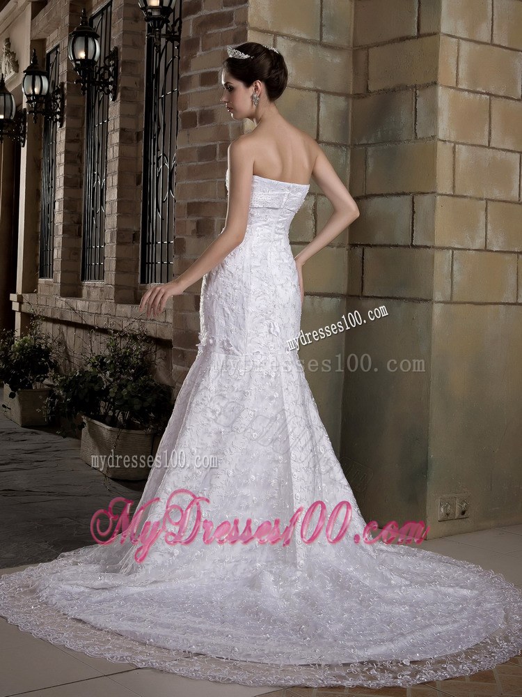 Elegant White Lace Bridal Dress with Floral Decoration Court Train
