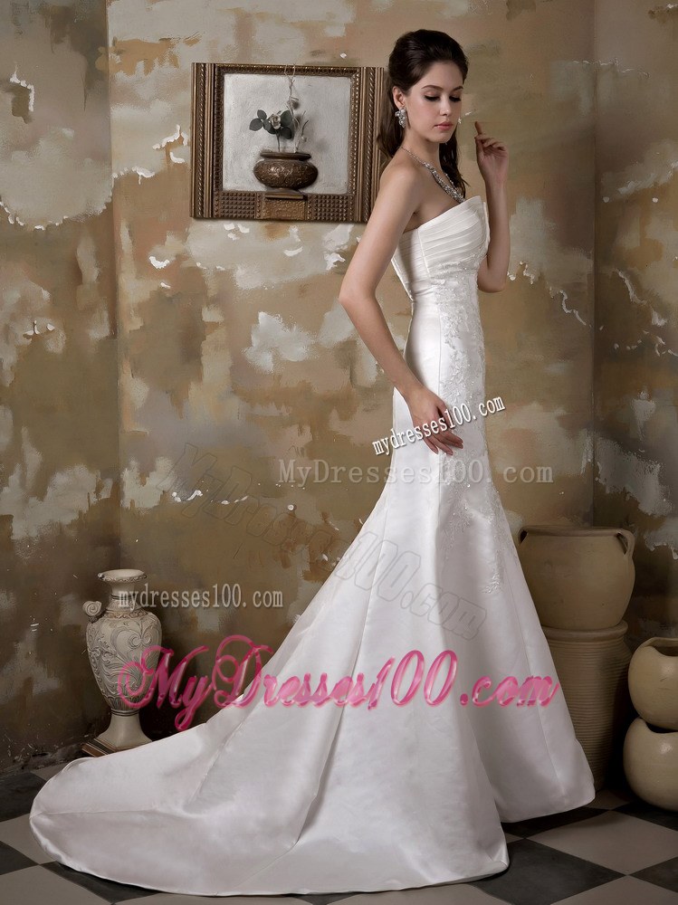 Plunging V-neck White Bridal Dress with Lace Decoration Court Train