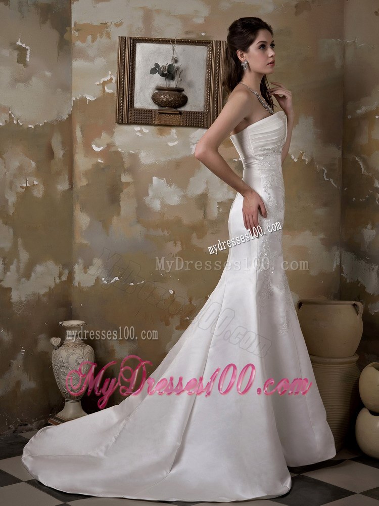 Plunging V-neck White Bridal Dress with Lace Decoration Court Train