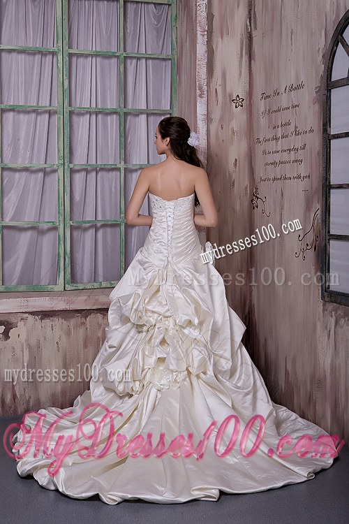 Beading Ruching and Handle Flowers Wedding Gowns with Lace Edge