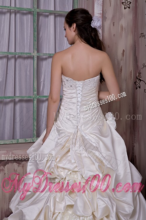 Beading Ruching and Handle Flowers Wedding Gowns with Lace Edge
