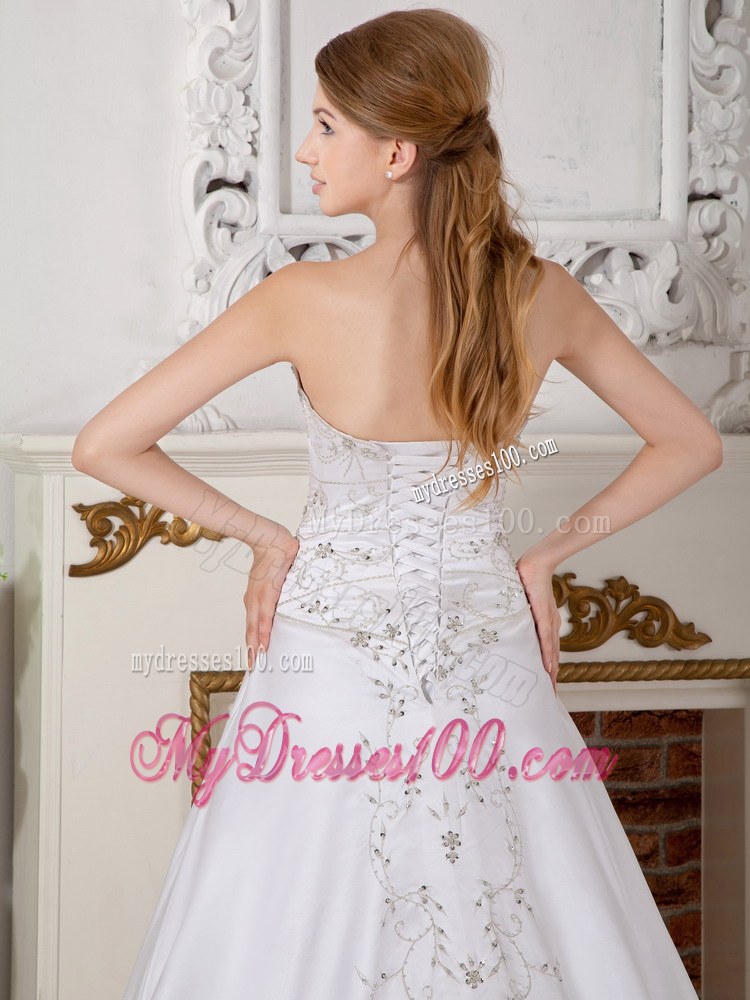A-line Sweetheart Chapel Train Satin Wedding Dresses with Appliques