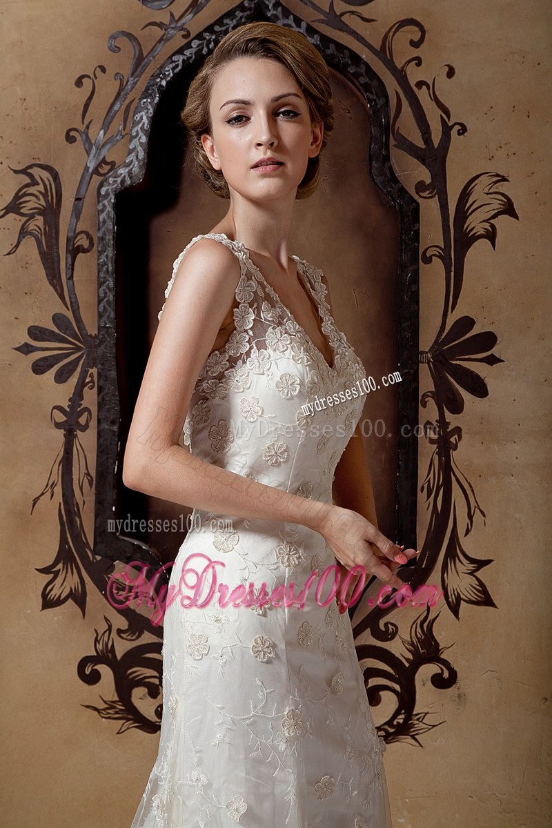 Fabulous Ivory Floral Pattern Lace V-neck Wedding Dress Court Train