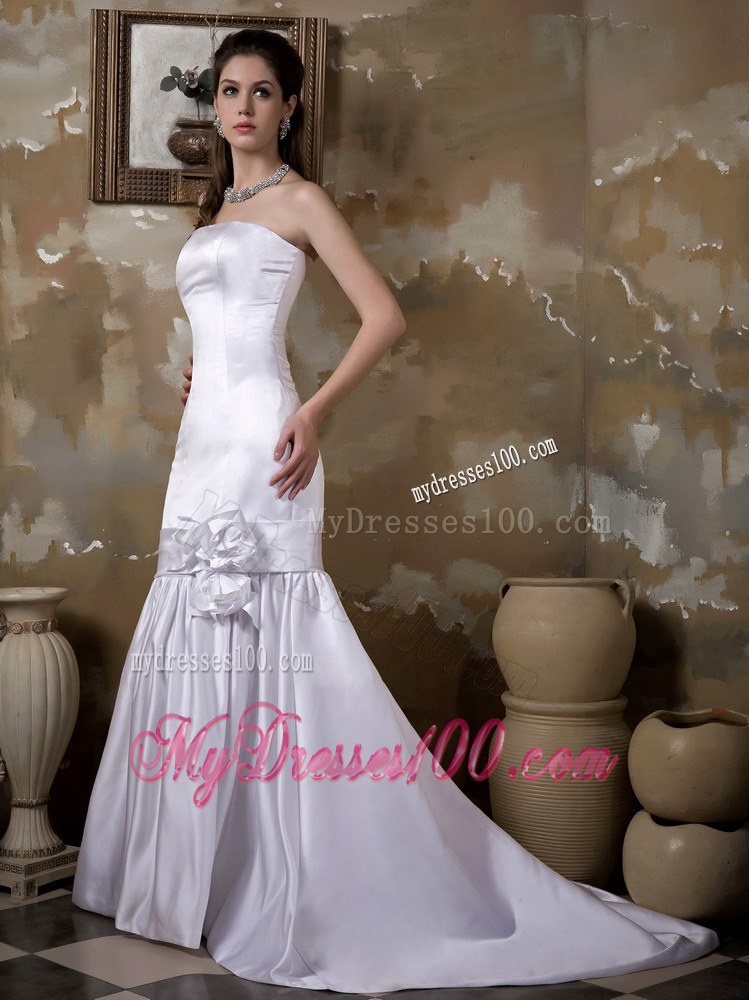 Fitted Strapless Handmade Flower White Bridal Dress in Fashion