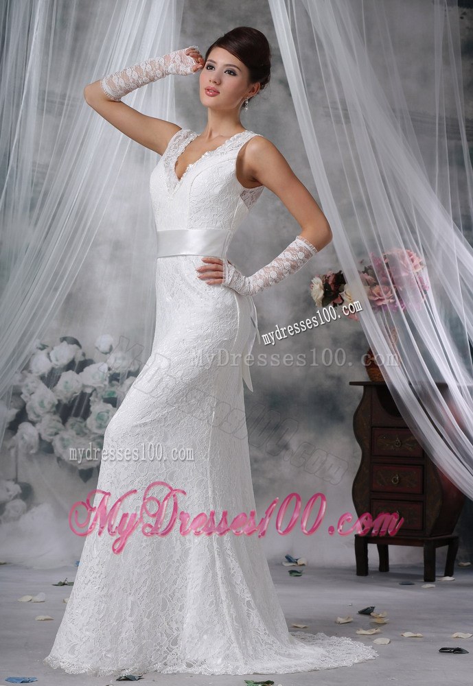 Plunging V-neck Brush Train Lace White Wedding Dress Bowknot Back