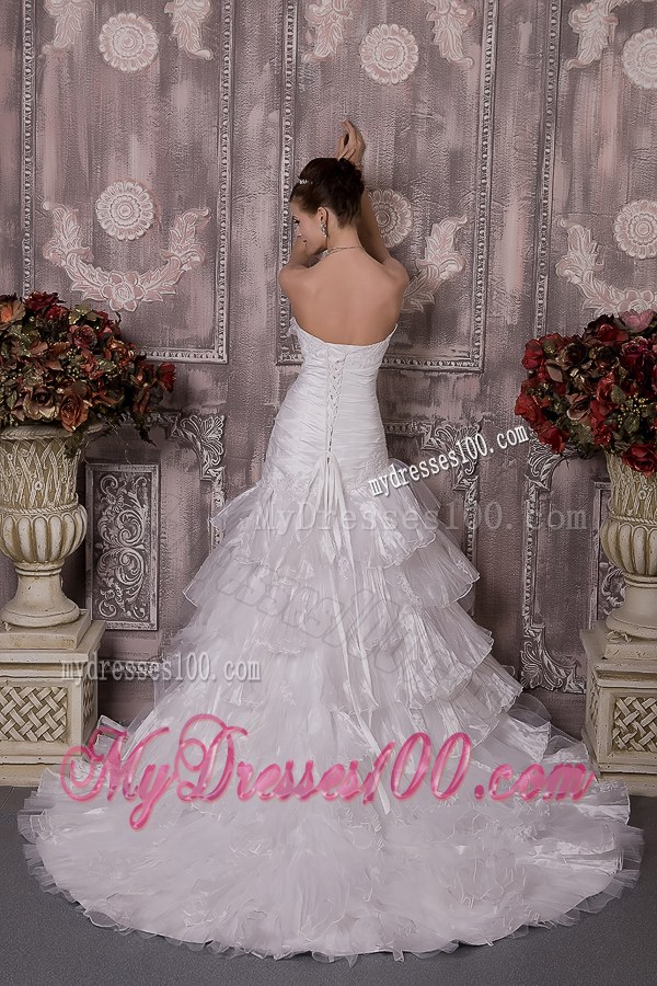 Ruffled Neckline Wedding Ruching Bridal Gowns with Tiers and Court Train