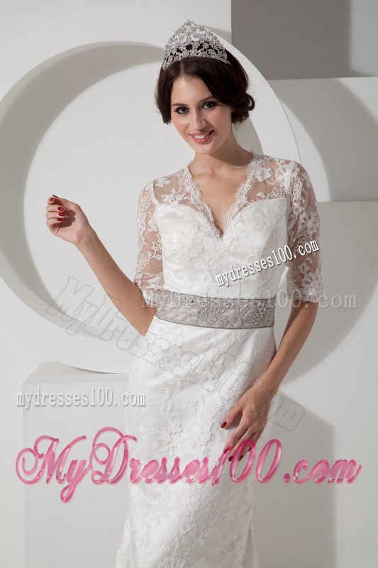 V-neck Brush Train Back Out Lace Wedding Dress with Half Sleeves and Belt