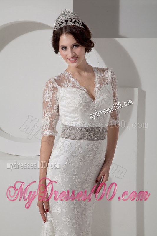 V-neck Brush Train Back Out Lace Wedding Dress with Half Sleeves and Belt