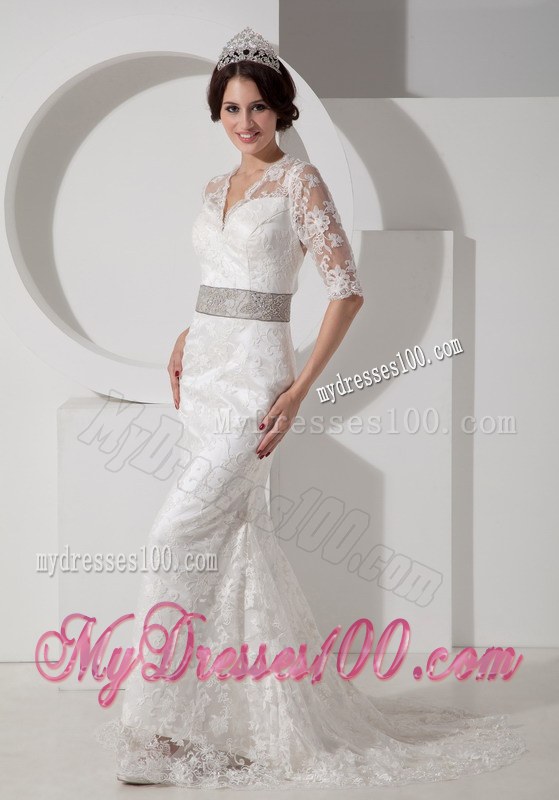 V-neck Brush Train Back Out Lace Wedding Dress with Half Sleeves and Belt