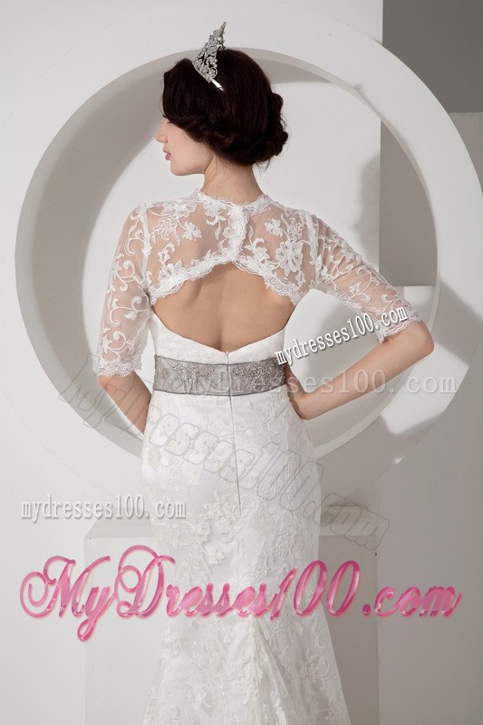 V-neck Brush Train Back Out Lace Wedding Dress with Half Sleeves and Belt