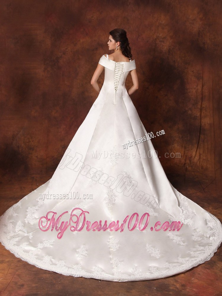 Off The Shoulder Appliques Decorate Wedding Dress with Cap Sleeves in Ivory