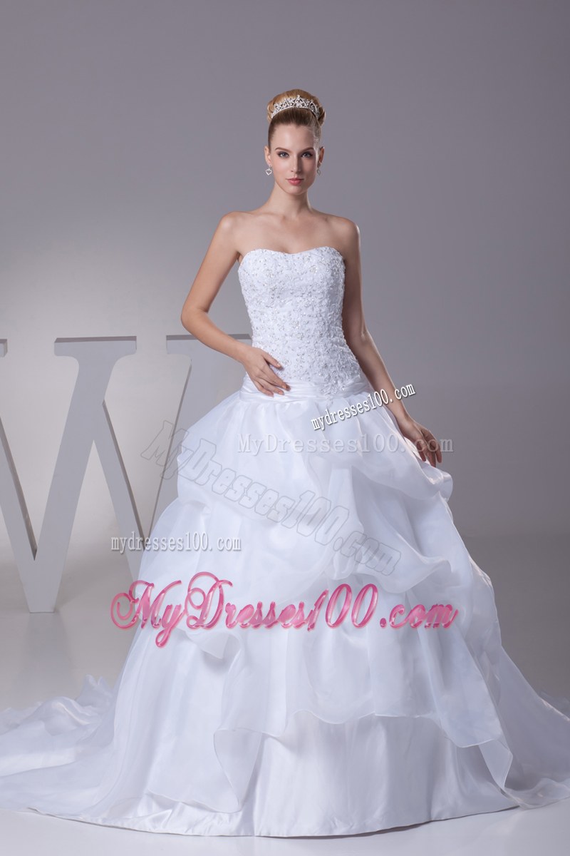 Pick-ups Diamonds and Appliques Decorated Brush Train Wedding Bridal Gown
