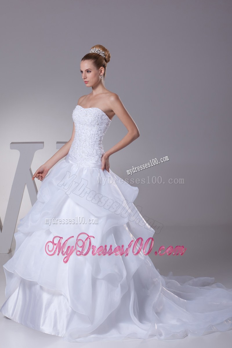 Pick-ups Diamonds and Appliques Decorated Brush Train Wedding Bridal Gown