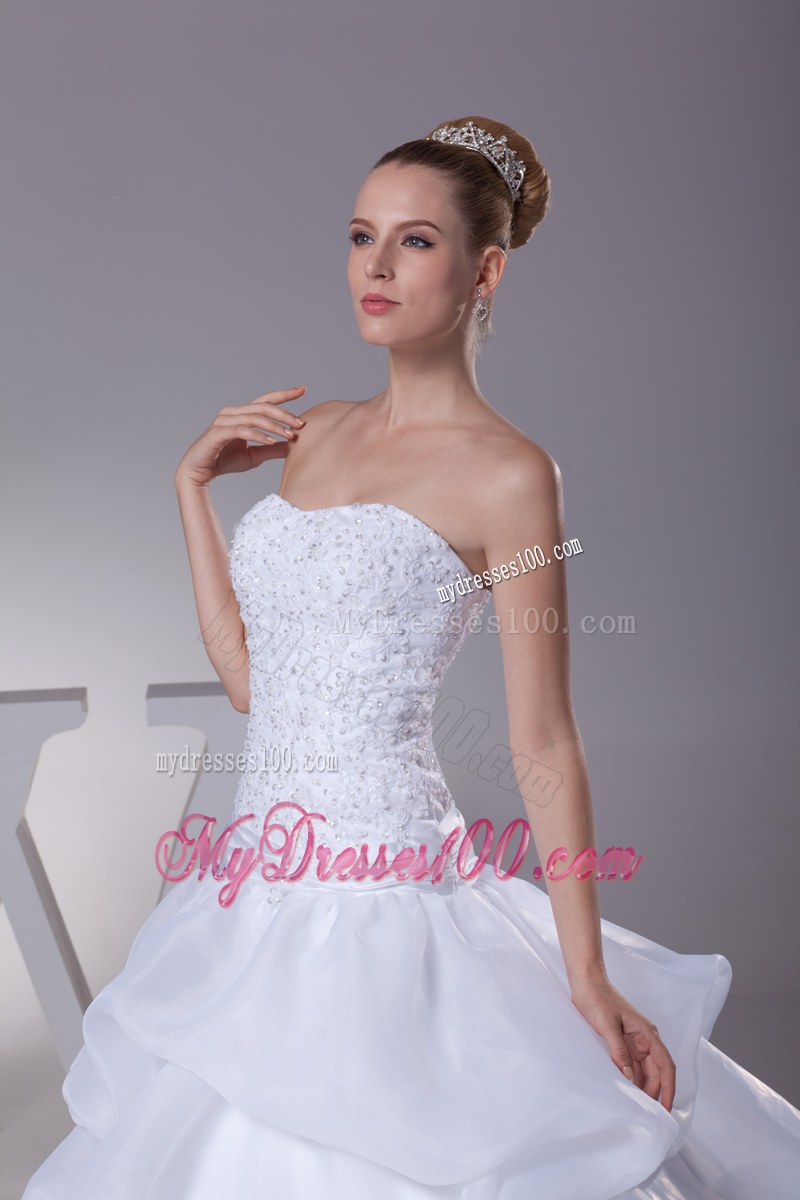 Pick-ups Diamonds and Appliques Decorated Brush Train Wedding Bridal Gown