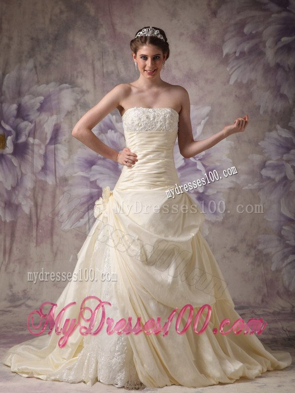 Special Light Yellow A-line Ruche Handmade Flower Wedding Dress Pick-ups