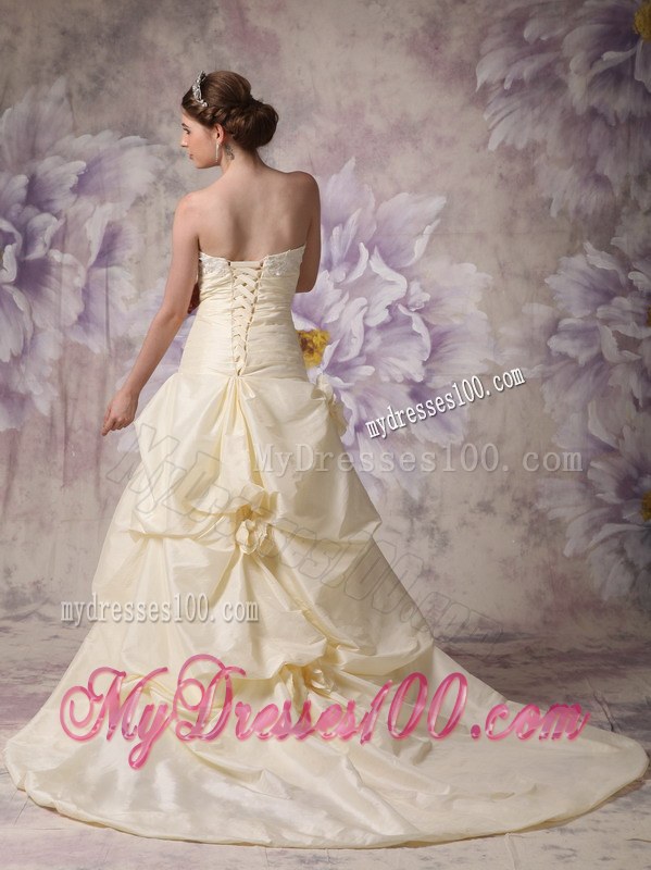 Special Light Yellow A-line Ruche Handmade Flower Wedding Dress Pick-ups