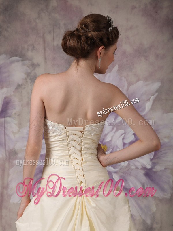 Special Light Yellow A-line Ruche Handmade Flower Wedding Dress Pick-ups