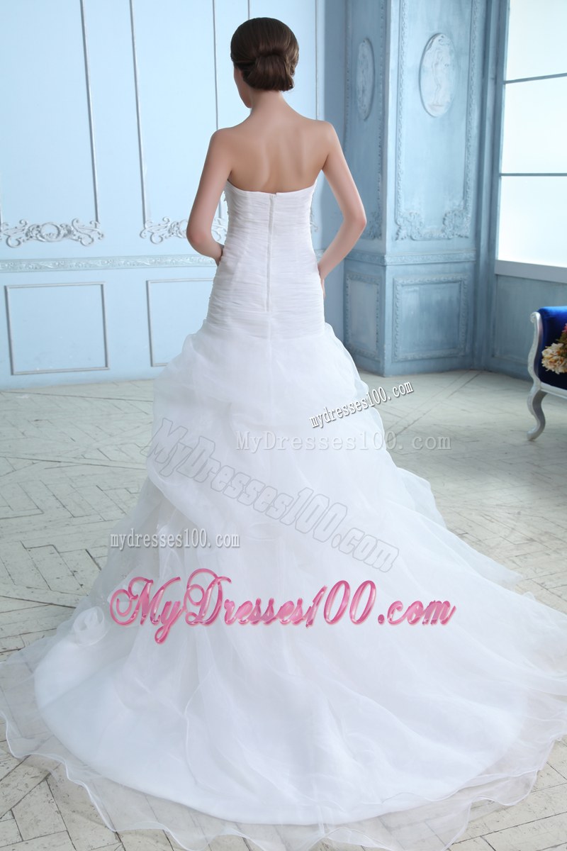 Appliques Beadings and Ruching Decorated Wedding Gowns with Rolling Flowers