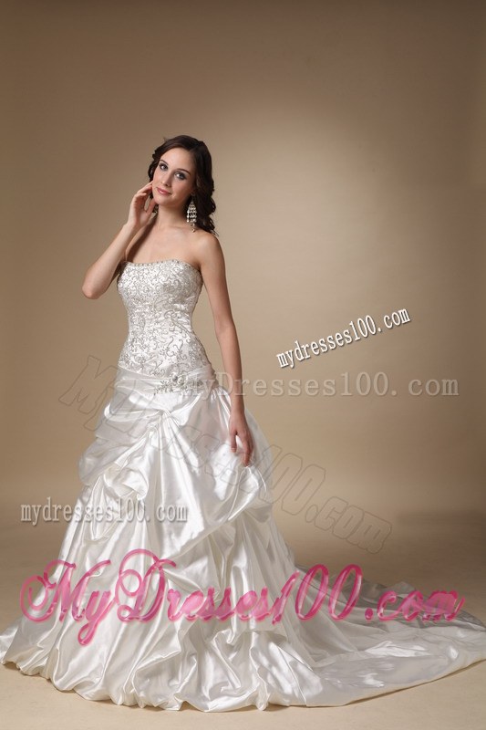 Strapless Chapel Train Pick-ups and Appliques Decorate Wedding Dresses