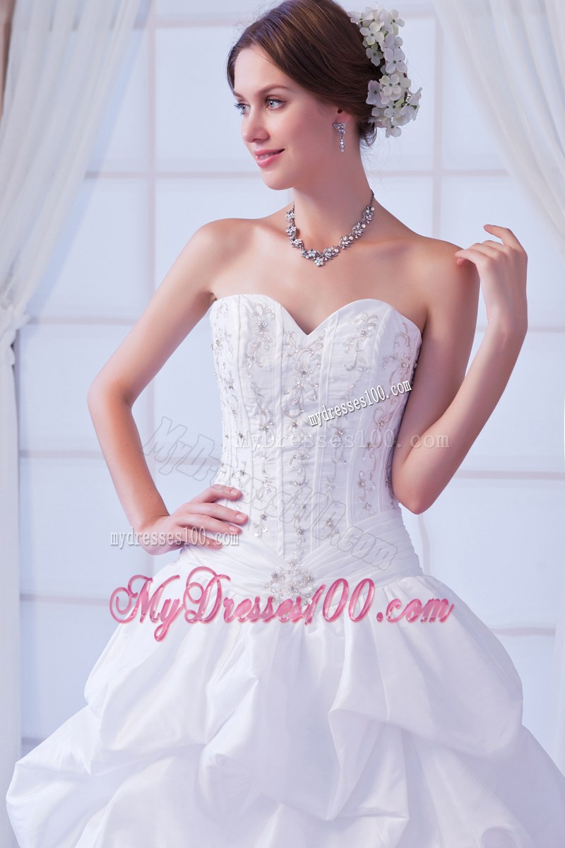 Sweetheart Pick-ups Corset Back White Dress for Wedding Appliques