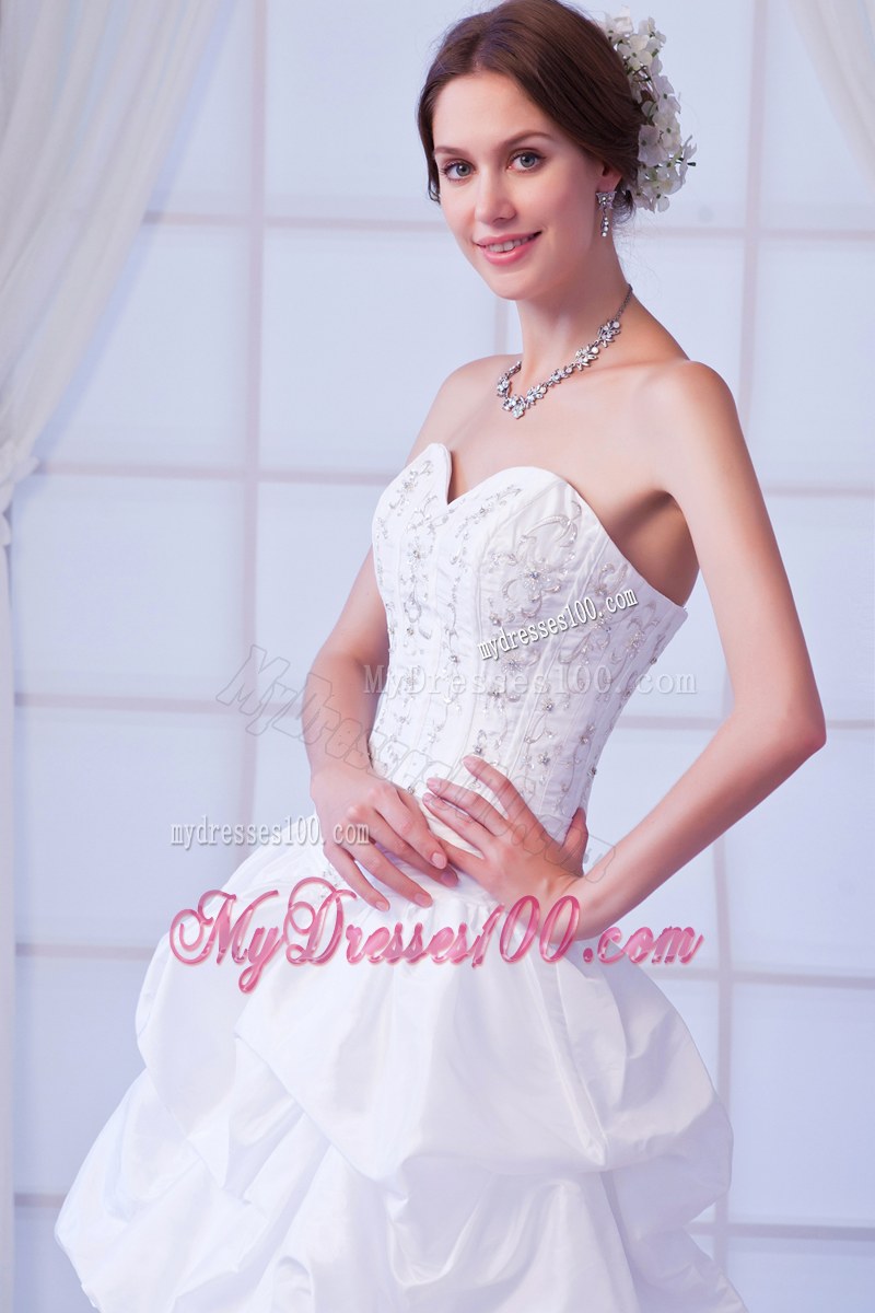 Sweetheart Pick-ups Corset Back White Dress for Wedding Appliques