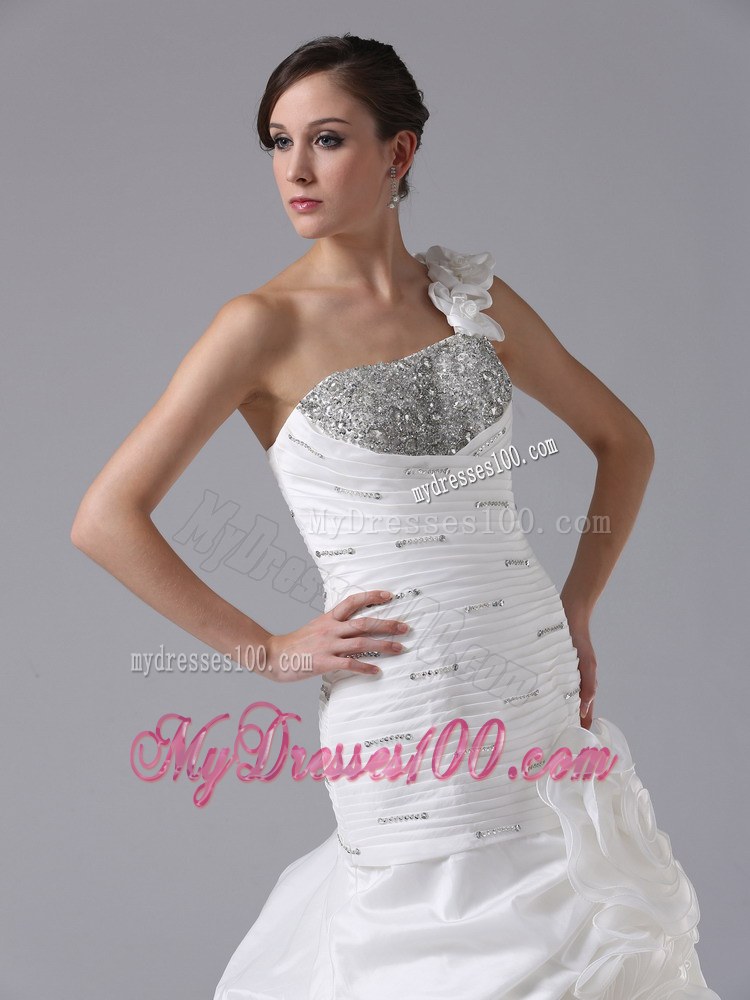 Mermaid One Shoulder Wedding Dresses with Tiers Of Pick-ups and Beading