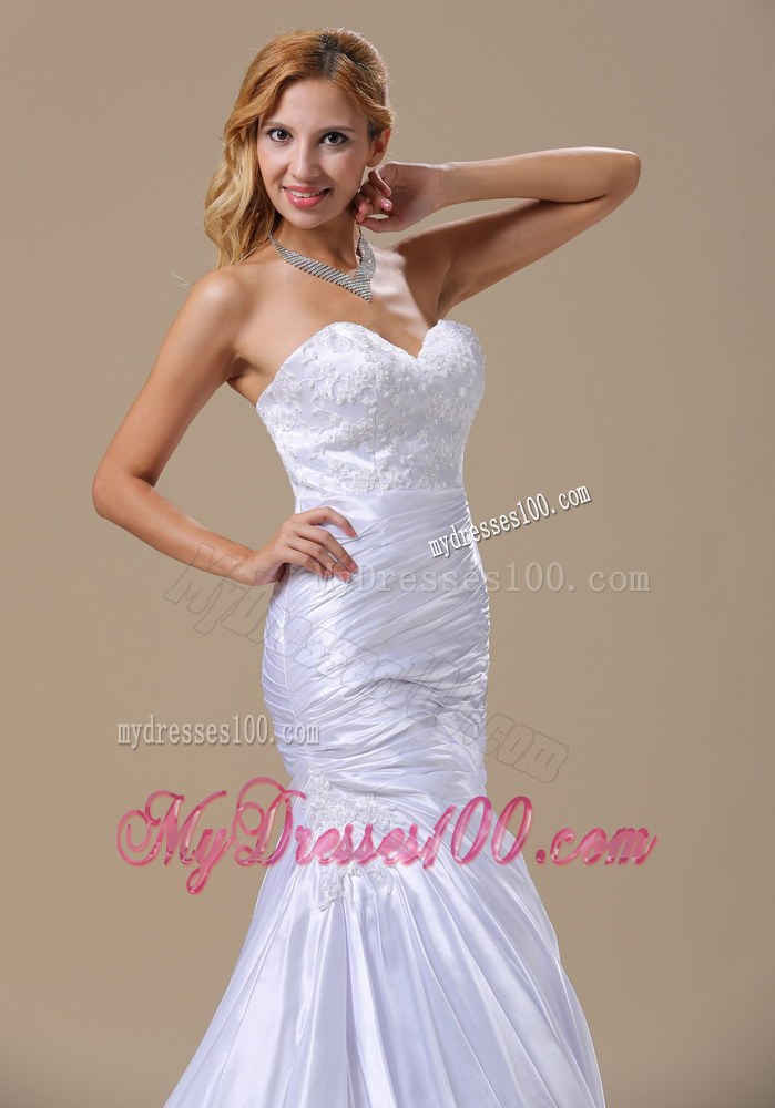 Taffeta Mermaid Sweetheart Bridal Dresses with Ruches and Appliques