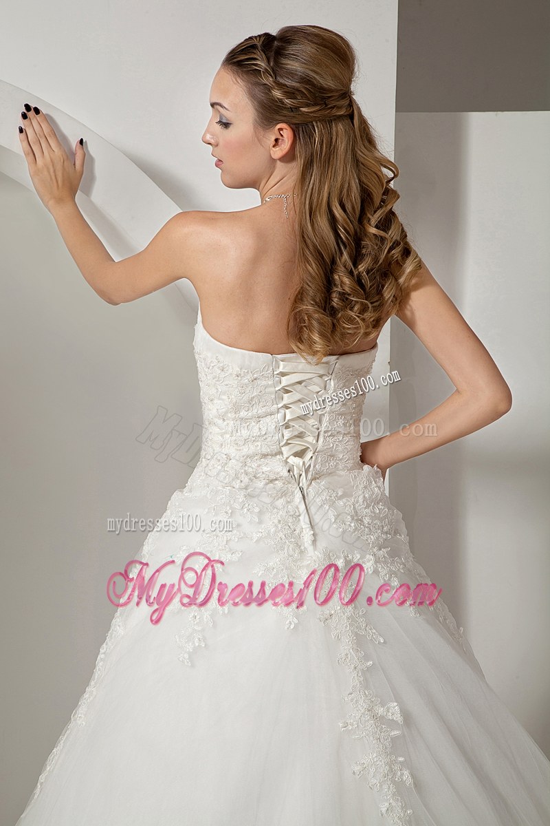 Pretty Court Train White Wedding Bridal Gown Lace Decoration