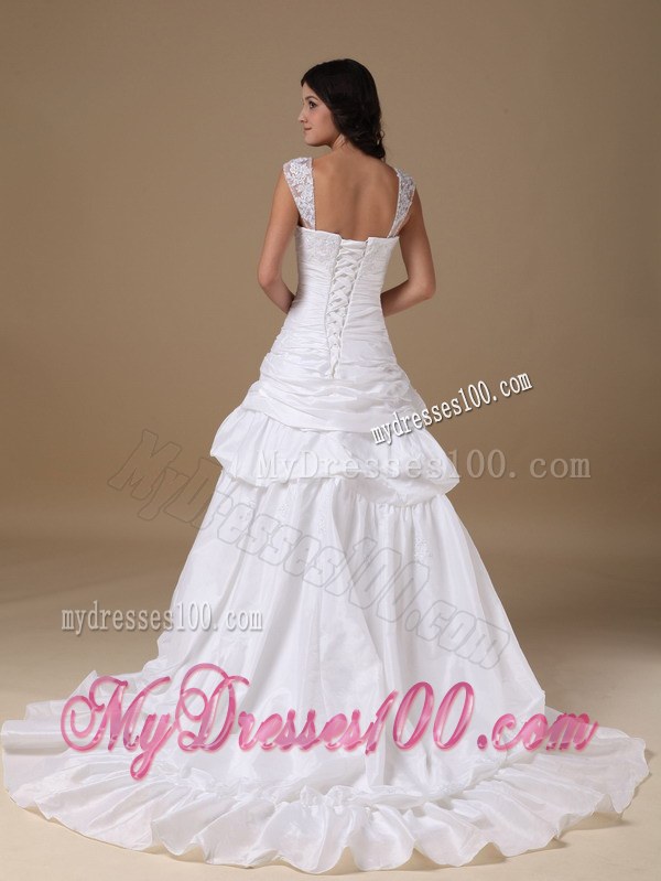 Polished Straps Pick-ups Appliques Lace Element White Wedding Dress