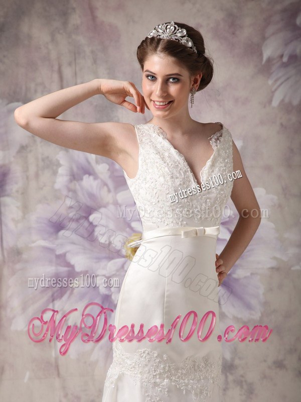 V-neck Sleeveless Ribbons White Wedding Dress with Back out
