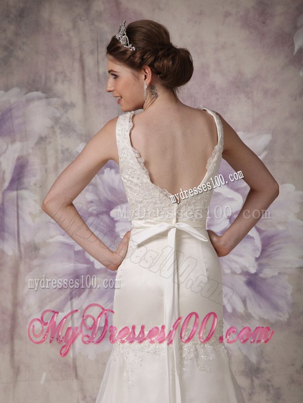 V-neck Sleeveless Ribbons White Wedding Dress with Back out