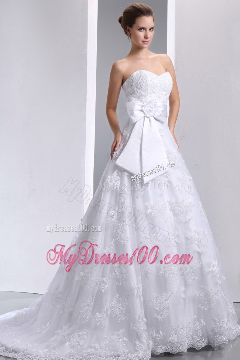 Button Down Back Lace Flowers Wedding Gowns with Bowknot and Brush Train